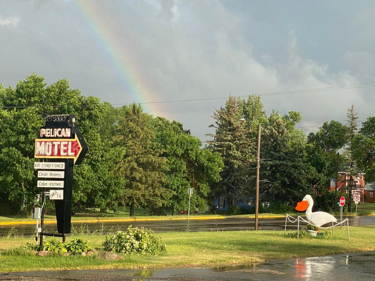 Pelican Motel Pelican Rapids エクステリア 写真