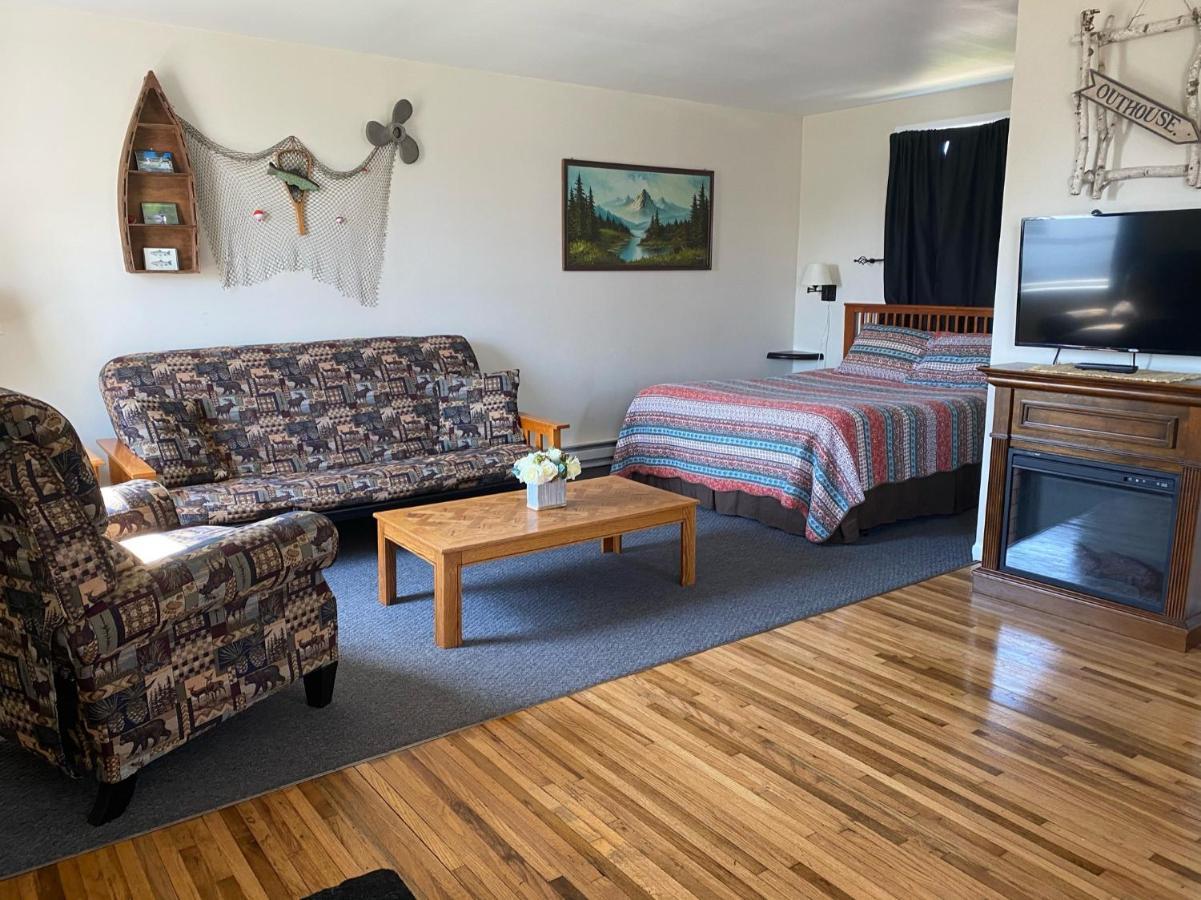 Pelican Motel Pelican Rapids エクステリア 写真