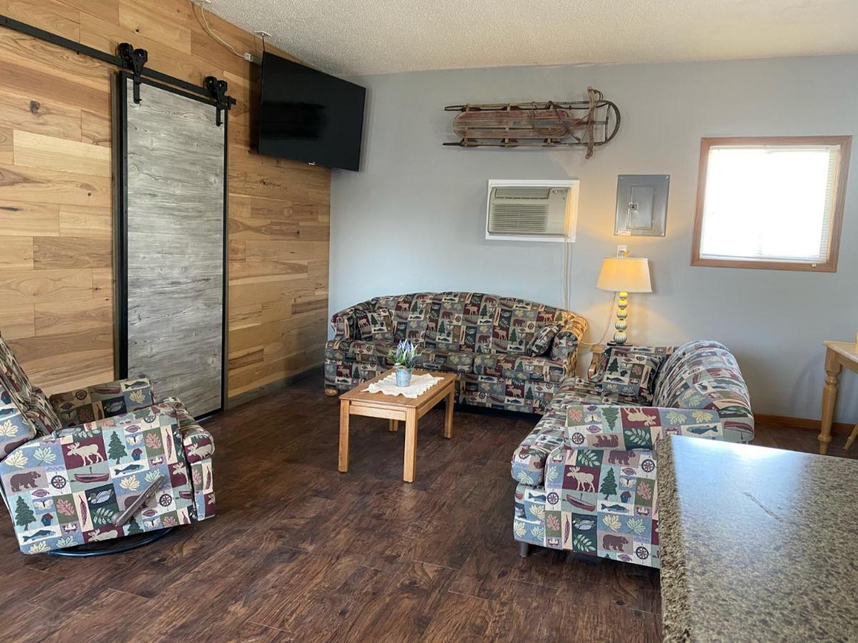 Pelican Motel Pelican Rapids エクステリア 写真