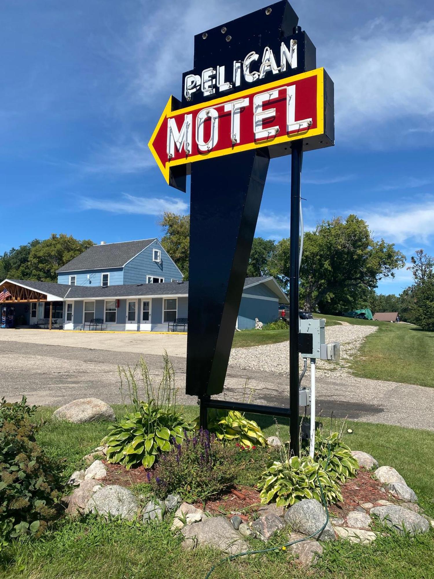 Pelican Motel Pelican Rapids エクステリア 写真